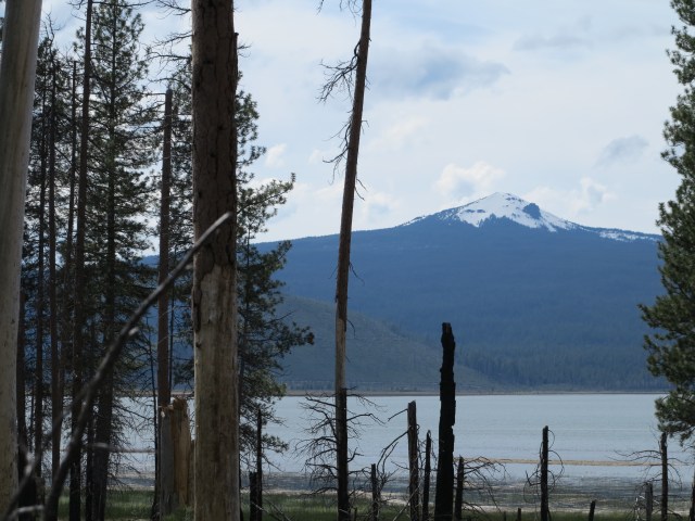 Davis Lake, with Maiden Peak on the background. May 11th, 2013