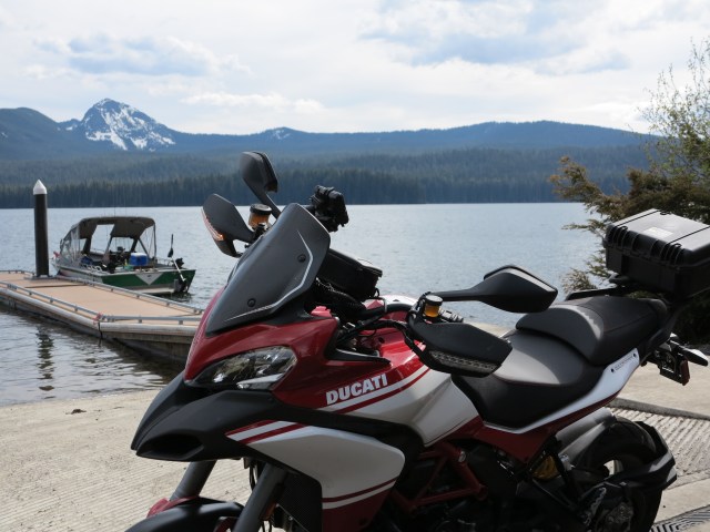 A quick stop at Diamond Lake. May 11th, 2013