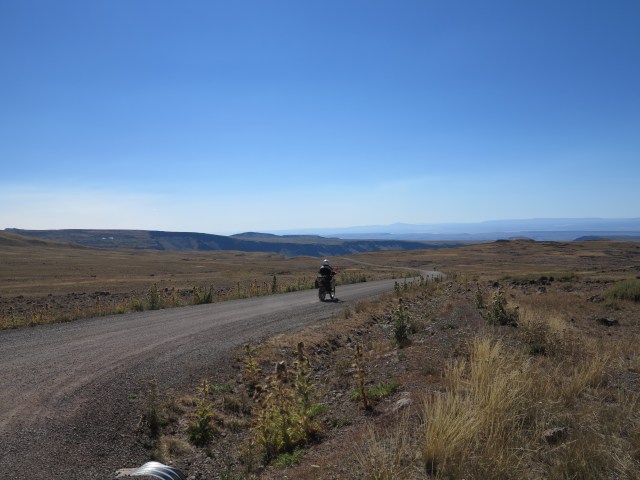 Going down on the north road of the Steens Loop