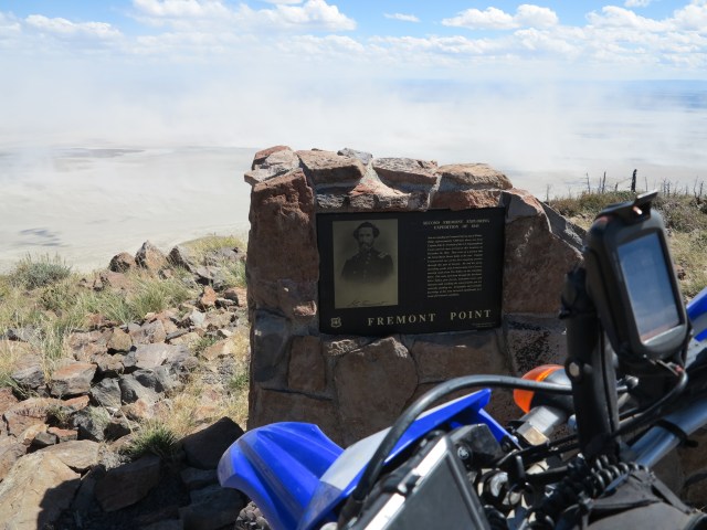 Fremont viewpoint, Summer Lake on the background looking like a dust bowl