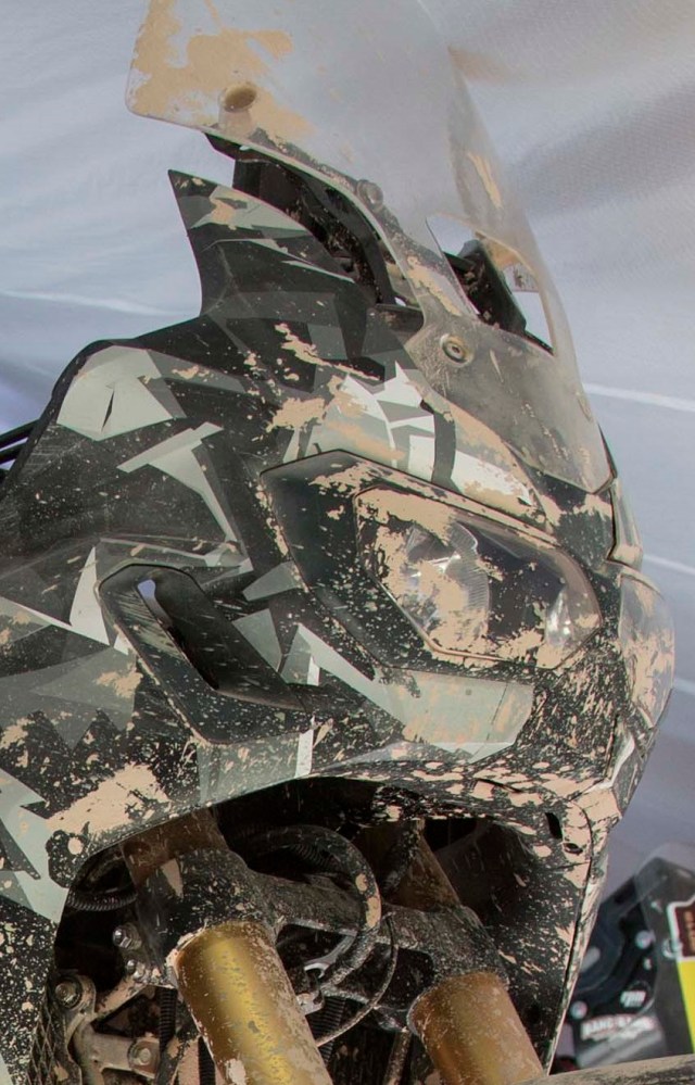 Left side air intake