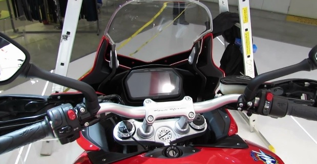 Signature on handlebars clamp