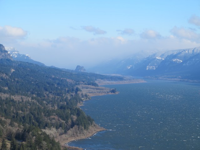 Traveling the Columbia River Gorge to see a motorcycle