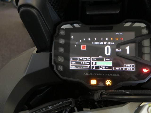 The TFT color display in the DVT model. More informative, easier to navigate