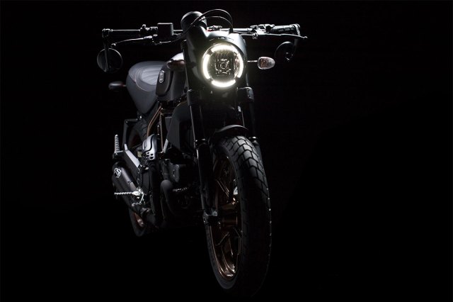 The Italia Independent, a limited edition in cafe racer style